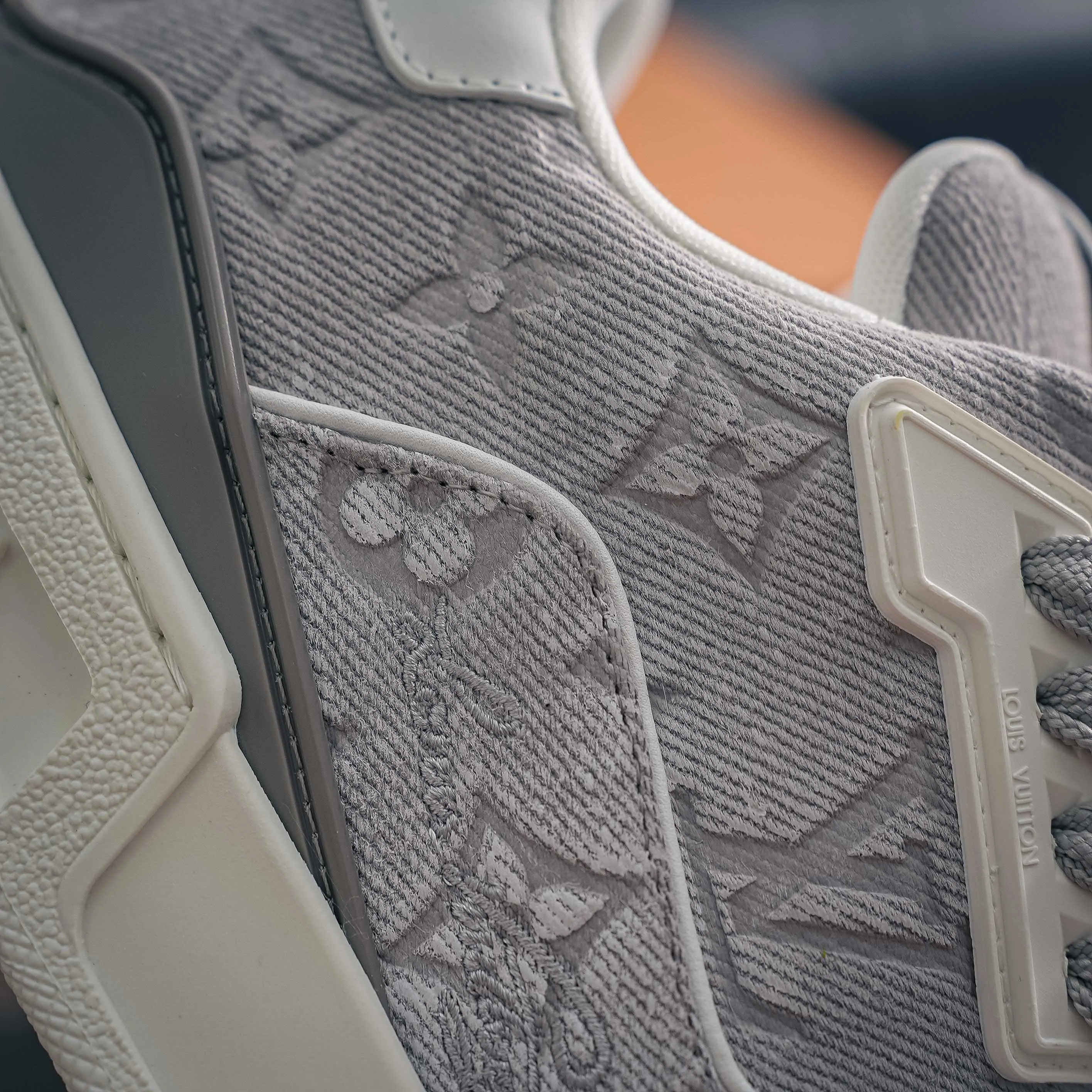 # LV- - trainer 2026 New Arrival 1：1 ！！ Shoes Cowhide Leather ， LOGO ， Breathable ， 。